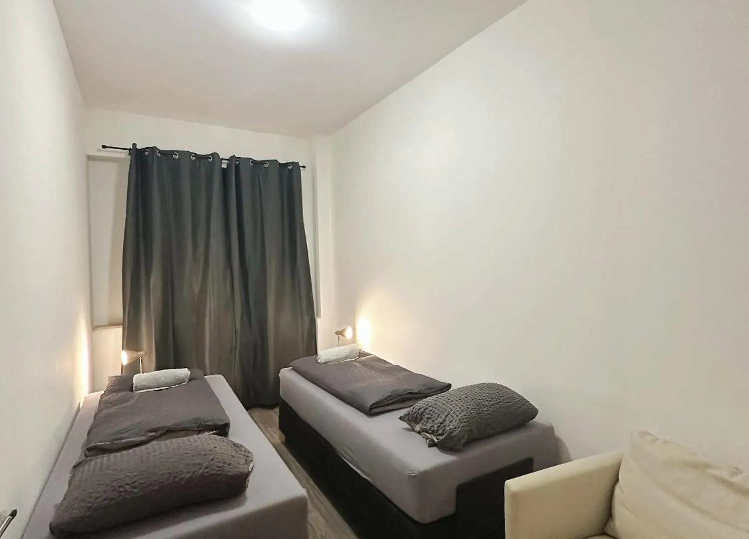 Apartment 2Schlafenzimmer 5Betten Montuerwhonung Düsseldorf